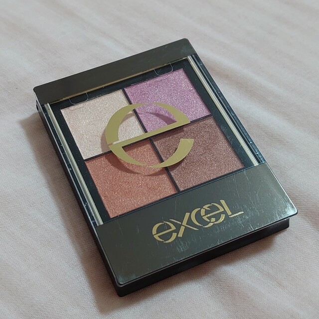 excel(エクセル)のexcel エクセル　リアルクローズシャドウ　CS15 トパーズリング　限定色 コスメ/美容のベースメイク/化粧品(アイシャドウ)の商品写真