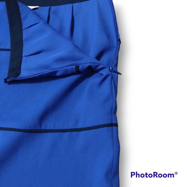 LAURA ASHLEY(ローラアシュレイ)のLaura Ashley　ローラアシュレイ　ネイビー　ブルー　スカート レディースのスカート(ひざ丈スカート)の商品写真