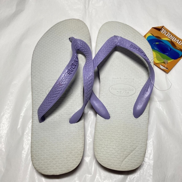 havaianas(ハワイアナス)の新品送料込み　ハワイアナス　サンダル　ホワイトパープル レディースの靴/シューズ(ビーチサンダル)の商品写真