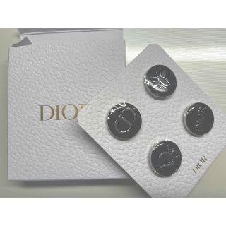 ディオール(Dior)のDior ピンバッチ(ブローチ/コサージュ)