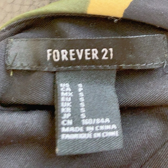 FOREVER 21(フォーエバートゥエンティーワン)のフォーエバー21 ワンピ レディースのワンピース(ひざ丈ワンピース)の商品写真