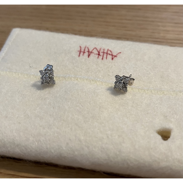 サマーセール35%オフ AHKAH アーカー ダイヤ ピアス K18WG ホワイ