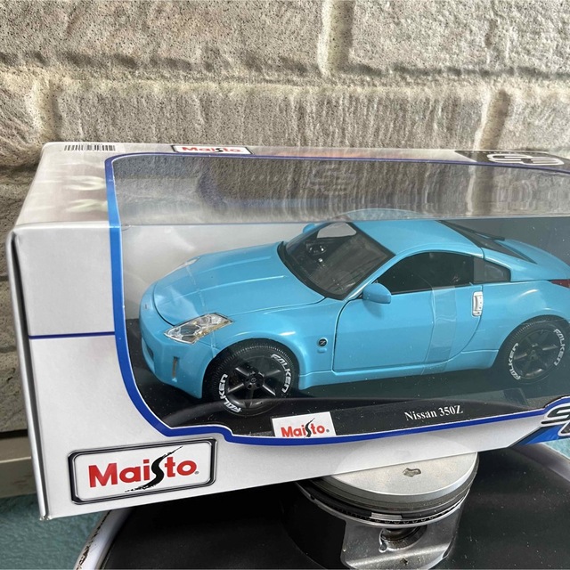 日産(ニッサン)のレア 新品1/18 マイストMaistoニッサ350Z Nissan 350Z エンタメ/ホビーのおもちゃ/ぬいぐるみ(ミニカー)の商品写真