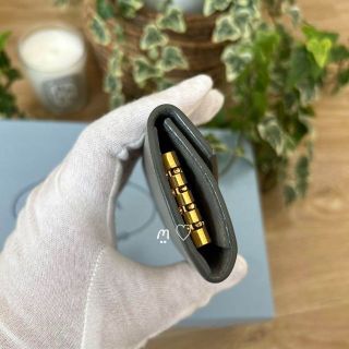 PRADA - PRADA プラダ 4連キーケース モノクロームサフィアーノキュ