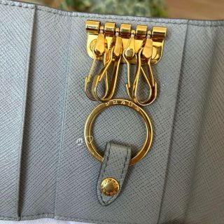 PRADA - PRADA プラダ 4連キーケース モノクロームサフィアーノキュ