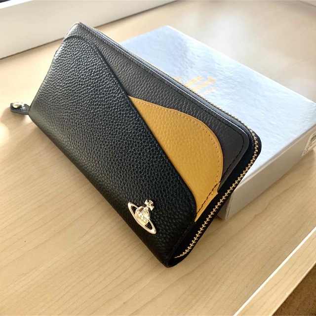 新品 Vivienne Westwood ／長財布／ブラック／箱袋付