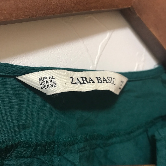 ZARA(ザラ)のZARA 刺繍ブラウス レディースのトップス(シャツ/ブラウス(長袖/七分))の商品写真