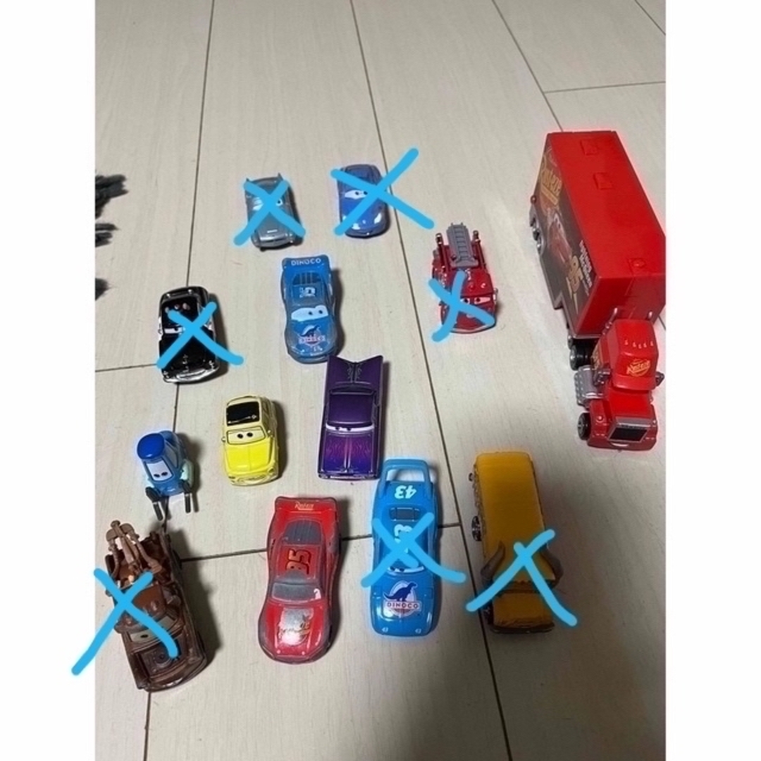 Takara Tomy(タカラトミー)のトミカ　カーズ　ミニカー　セット　13こ エンタメ/ホビーのおもちゃ/ぬいぐるみ(ミニカー)の商品写真