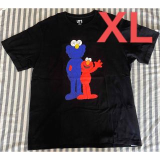 ユニクロ(UNIQLO)のユニクロ UNIQLO × KAWS  Tシャツ XL  カウズ(Tシャツ/カットソー(半袖/袖なし))