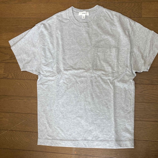 HYKE(ハイク)のHYKE グレー　Tシャツ レディースのトップス(Tシャツ(半袖/袖なし))の商品写真