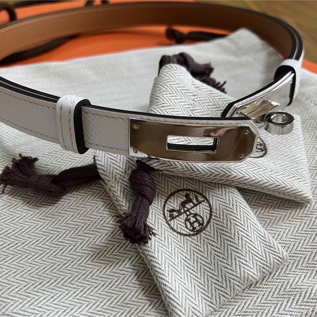 Hermes(エルメス)のhermes エルメス 入手困難 ケリーベルト 18 白　シルバー金具 レディースのファッション小物(ベルト)の商品写真