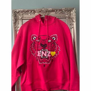 ケンゾー(KENZO)のKenzo 新品タグ付きピンクタイガーフーディー(パーカー)