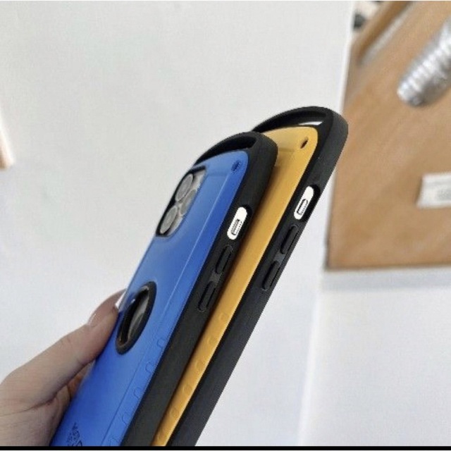 【新品・高品質】iPhone13PROケース 耐衝撃 カーキ　 スマホ/家電/カメラのスマホアクセサリー(iPhoneケース)の商品写真