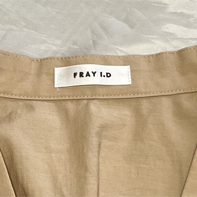 FRAY I.D(フレイアイディー)の【タグ付き】⭐️FRAY I.D⭐️フレイアイディー長袖 Vネックリボンブラウス レディースのトップス(シャツ/ブラウス(半袖/袖なし))の商品写真