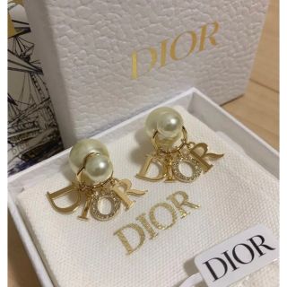 新品 Dior ディオール エレガント パールピアス | cargo.sa