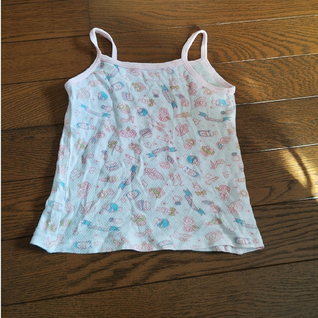 西松屋(ニシマツヤ)の３枚セット　キャミソール　90 キッズ/ベビー/マタニティのキッズ服女の子用(90cm~)(下着)の商品写真