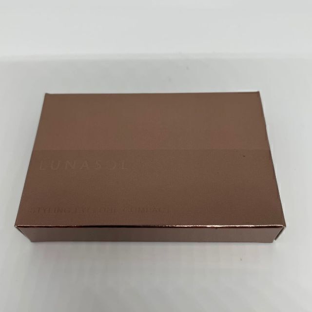 LUNASOL(ルナソル)のルナソル スタイリングアイゾーンコンパクト 01 Natural Brown コスメ/美容のベースメイク/化粧品(パウダーアイブロウ)の商品写真