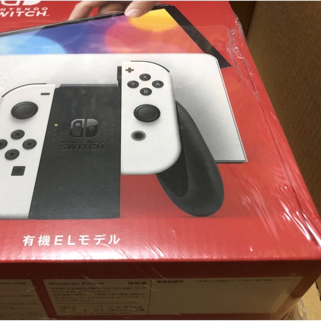 Nintendo Switch(ニンテンドースイッチ)のNintendo Switch（有機ELモデル）新品・未開封品 エンタメ/ホビーのゲームソフト/ゲーム機本体(家庭用ゲーム機本体)の商品写真