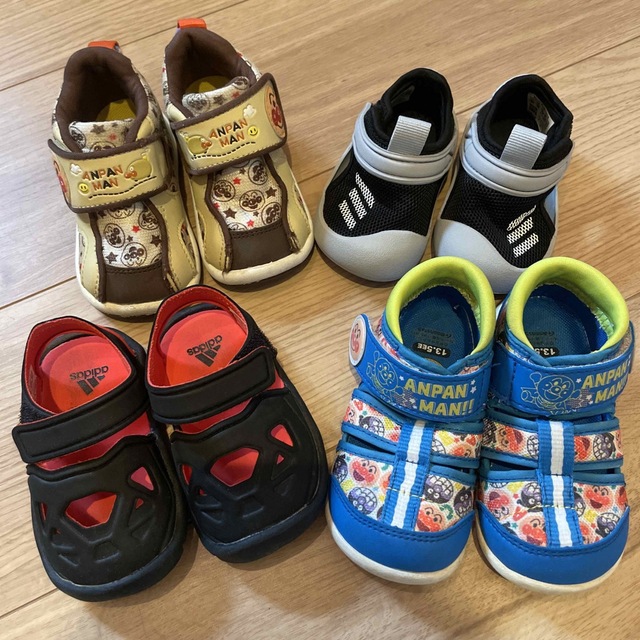 adidas(アディダス)のadidas⭐︎アンパンマン　サンダル4足セット　12cm 〜13.5cm キッズ/ベビー/マタニティのベビー靴/シューズ(~14cm)(サンダル)の商品写真