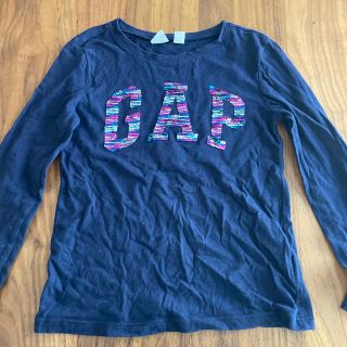 ギャップキッズ(GAP Kids)のgap ネイビー スパンコールロゴ 薄手ロンティー 120cm 美品(Tシャツ/カットソー)