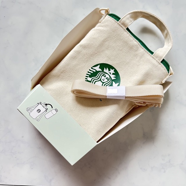 Starbucks(スターバックス)のスターバックス　保冷ボトルショルダーバッグ　箱潰れ レディースのバッグ(ショルダーバッグ)の商品写真