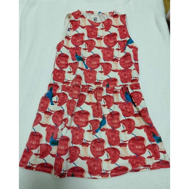 Graniph(グラニフ)のワンピース 130 グラニフ りんご 青い鳥 キッズ/ベビー/マタニティのキッズ服女の子用(90cm~)(Tシャツ/カットソー)の商品写真