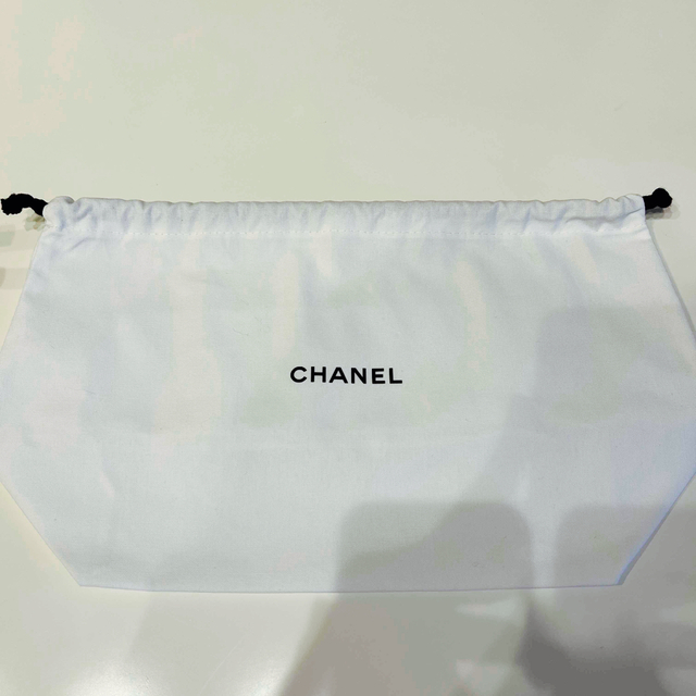 CHANEL(シャネル)のCHANEL 巾着 レディースのファッション小物(ポーチ)の商品写真