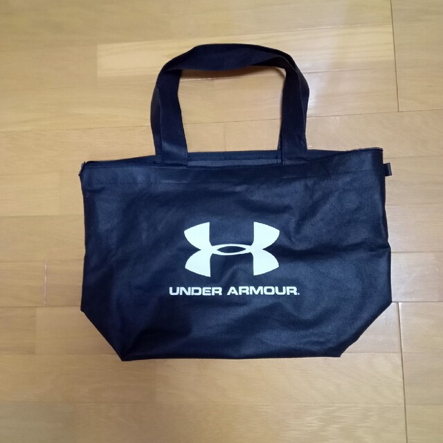 UNDER ARMOUR(アンダーアーマー)のアンダーアーマー　不織布鞄　カバン　かばん メンズのバッグ(バッグパック/リュック)の商品写真