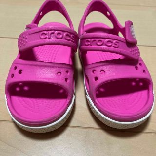 クロックス(crocs)の美品　クロックス　サンダル キッズ  15.5cm ピンク(サンダル)