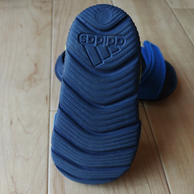 adidas(アディダス)のやい豚助様専用adidasサンダル12cm(男の子) キッズ/ベビー/マタニティのベビー靴/シューズ(~14cm)(サンダル)の商品写真