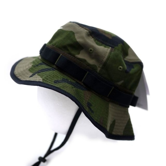 NIKE(ナイキ)の新品ナイキUNISEXブーニーバケットハット(M/L)オリーブ迷彩 NIKE レディースの帽子(ハット)の商品写真
