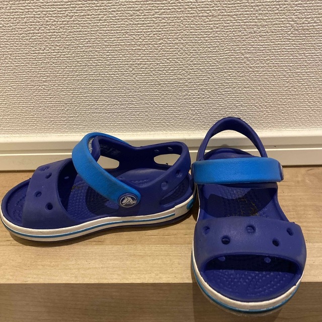 crocs(クロックス)のcrors クロックサンダル　キッズ キッズ/ベビー/マタニティのベビー靴/シューズ(~14cm)(サンダル)の商品写真