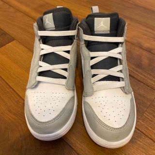 ジョーダン(Jordan Brand（NIKE）)のジョーダン 1 MID キッズシューズ(スニーカー)