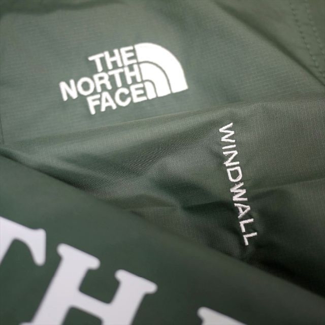 THE NORTH FACE(ザノースフェイス)のUSA限定新品ノースフェイスWINDWALLウインドパーカージャケット(L) メンズのジャケット/アウター(その他)の商品写真