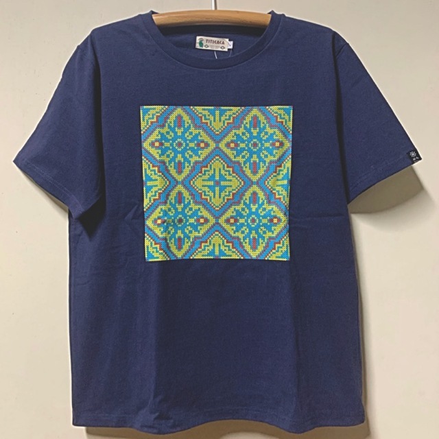 titicaca(チチカカ)の新品　TITICACA キカプリント　 Tシャツ　チチカカ　メンズ メンズのトップス(Tシャツ/カットソー(半袖/袖なし))の商品写真