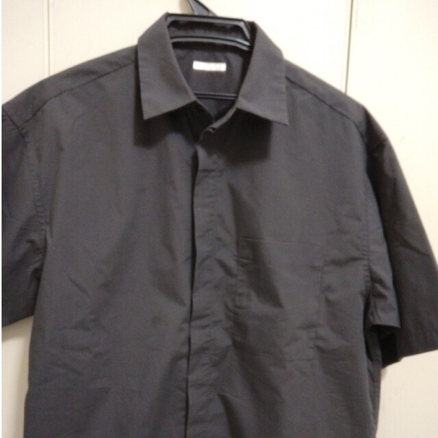 GU(ジーユー)のGU 半袖シャツ メンズのトップス(Tシャツ/カットソー(半袖/袖なし))の商品写真