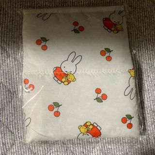 ミッフィー(miffy)のかぴばら様　ミッフィー　オムツ交換マット(おむつ替えマット)