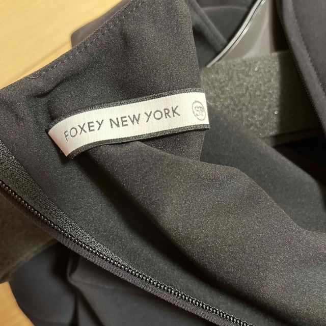 FOXEY NEW YORK(フォクシーニューヨーク)のFOXY NEW YORK ブラックワンピース レディースのワンピース(ひざ丈ワンピース)の商品写真