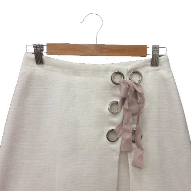 MERCURYDUO(マーキュリーデュオ)のマーキュリーデュオ 台形スカート ミニ リボン S 白 ホワイト レディースのスカート(ミニスカート)の商品写真