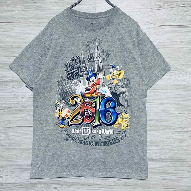 Disney(ディズニー)の【入手困難】Disney ディズニー　Tシャツ　キャラクター　一点物　海外輸入 メンズのトップス(Tシャツ/カットソー(半袖/袖なし))の商品写真