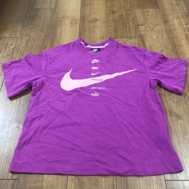 NIKE(ナイキ)のナイキ　Tシャツ　S レディースのトップス(Tシャツ(半袖/袖なし))の商品写真