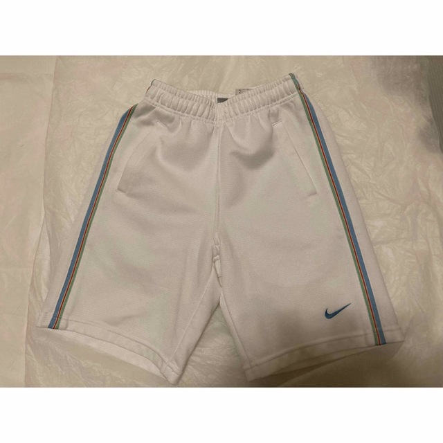 NIKE(ナイキ)のNIKE 男児　上下セット　ジャージ　白 キッズ/ベビー/マタニティのキッズ服男の子用(90cm~)(その他)の商品写真