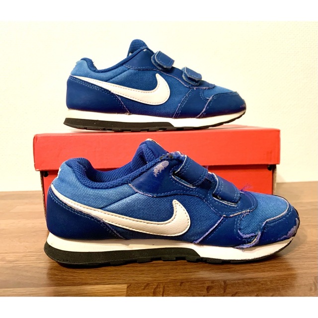 NIKE(ナイキ)のNIKE MD RUNNER 2 PSV ナイキ MD ランナー 2 18cm キッズ/ベビー/マタニティのキッズ靴/シューズ(15cm~)(スニーカー)の商品写真