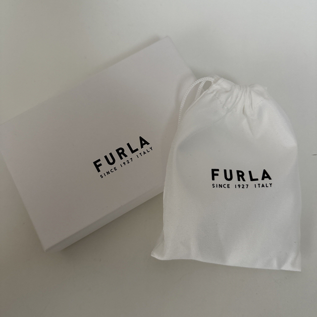 【新品 レア！】FURLA ジップアラウンド 折財布 キラキラ