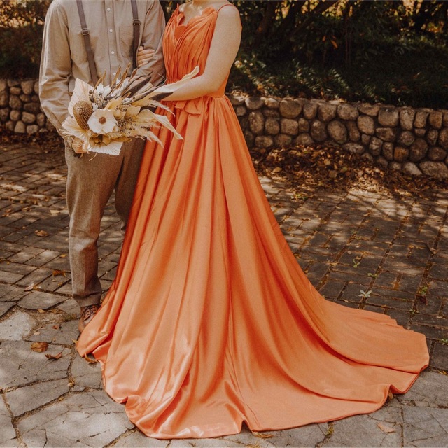 【値下げ】カラードレス オレンジ テラコッタ 前撮りドレス ウェディングドレス レディースのフォーマル/ドレス(ウェディングドレス)の商品写真
