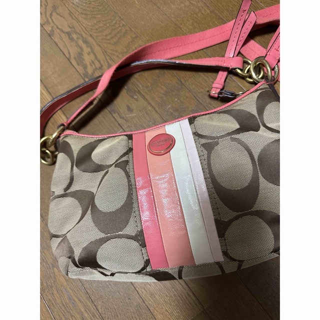 【新品】　COACH  肩掛けバッグ　レディース