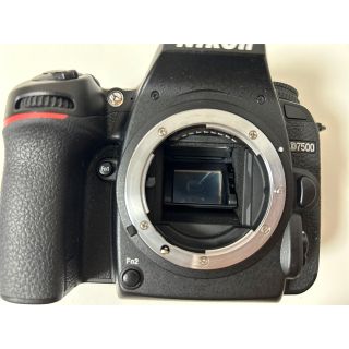 【品】Nikon D7500＋Nikonレンズ　他備品