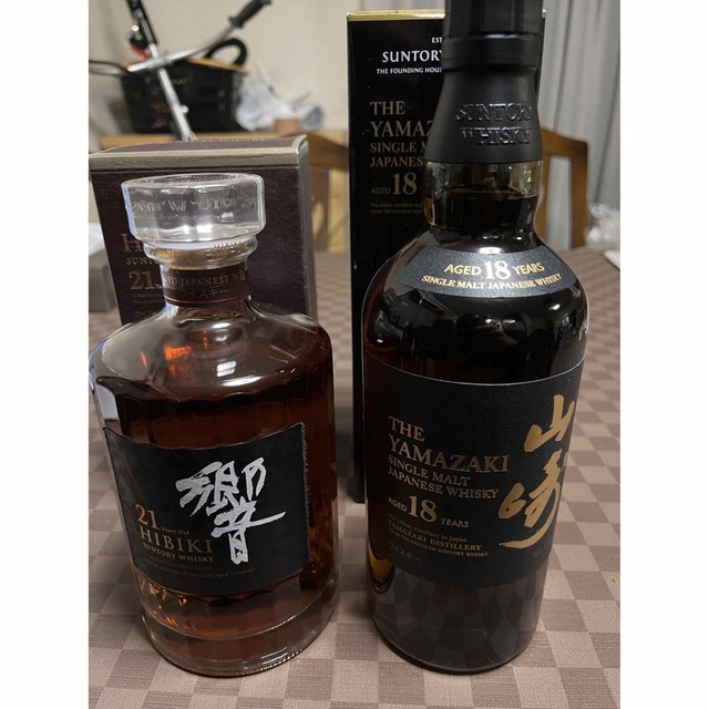 サントリー(サントリー)の山崎18年 響21年 2本セット 各箱付き 食品/飲料/酒の酒(ウイスキー)の商品写真