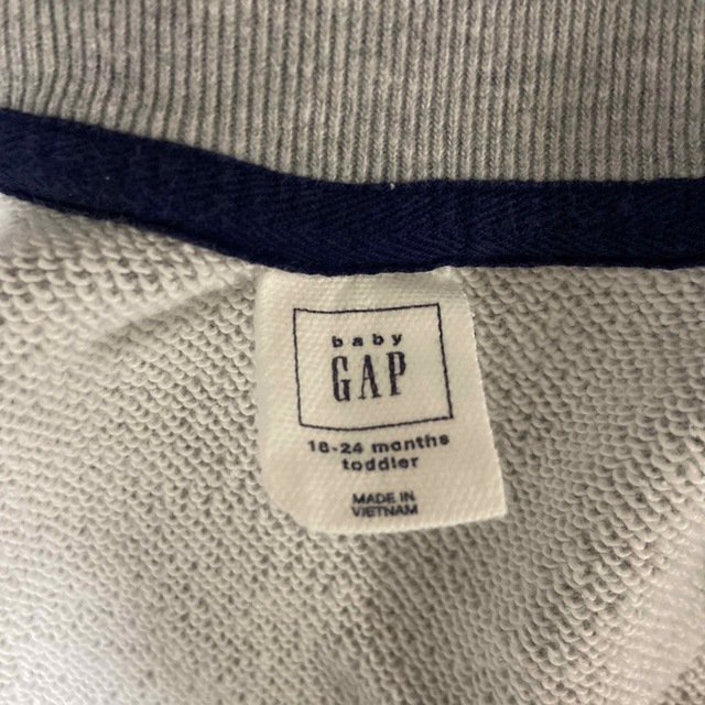 babyGAP(ベビーギャップ)のbaby GAP ジャンパー　90cm キッズ/ベビー/マタニティのキッズ服男の子用(90cm~)(ジャケット/上着)の商品写真