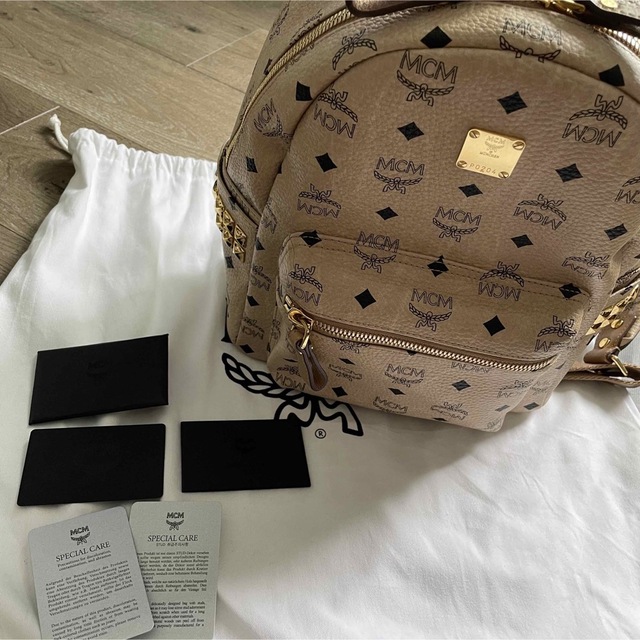 激安価格の 美品 MCM バックパック リュック スモール ベージュ MCM